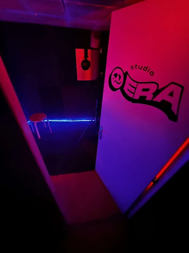 Session en cabine au Studio ERA