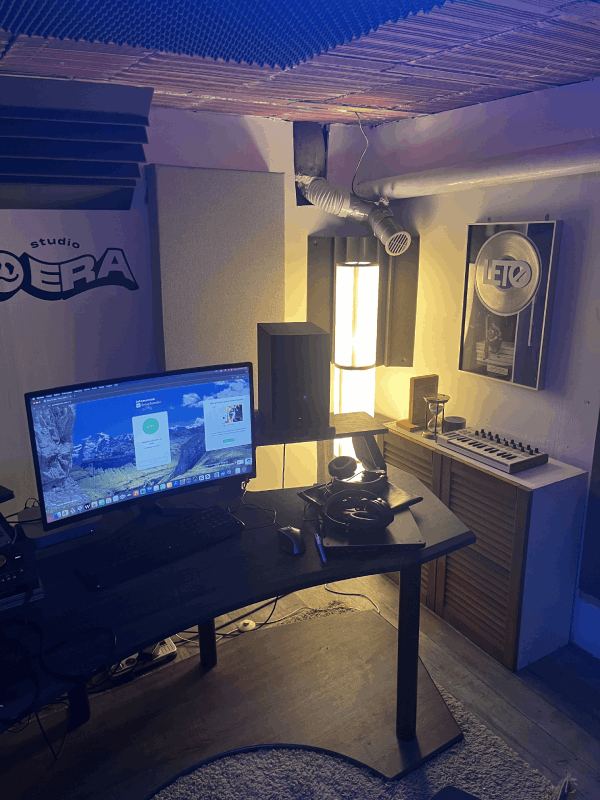 Ambiance de travail en régie au Studio ERA